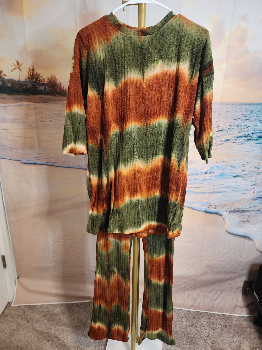 WinWin Green and Brown Tie-Dye Ribbed Set NWOT